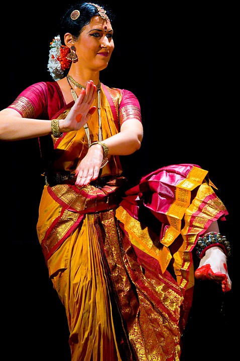 Asha Ponikiewska Ranjan, taniec Bharatanatyam (Nrtya Maalaa - Girlanda tańców)